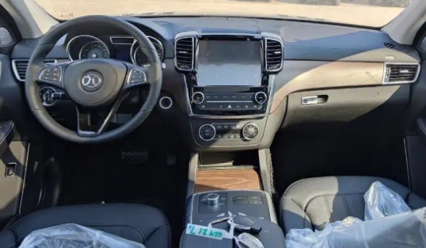 北京bj90越野車2023款價格 新車37萬一輛(分期首付11萬)