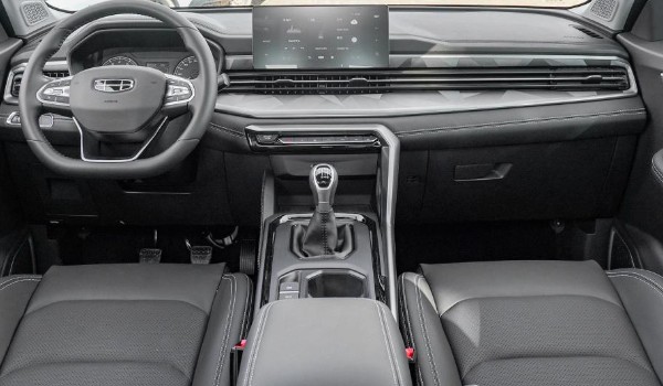 吉利遠景x6這款車如何 油耗實測8L(馬力可達141匹)