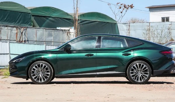 2023款名爵mg7報價和圖片 新車售價11萬一輛(分期首付3萬)