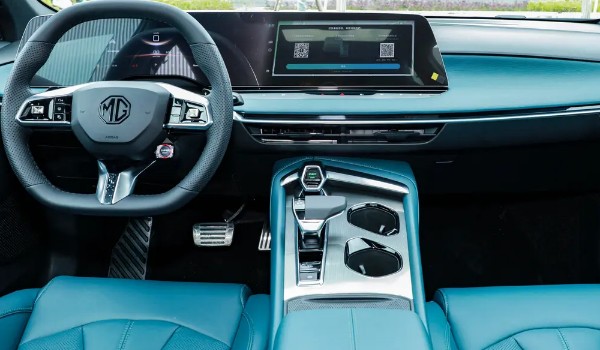 名爵mg7這款車怎么樣 油耗實(shí)測7.6L(馬力可達(dá)261匹)