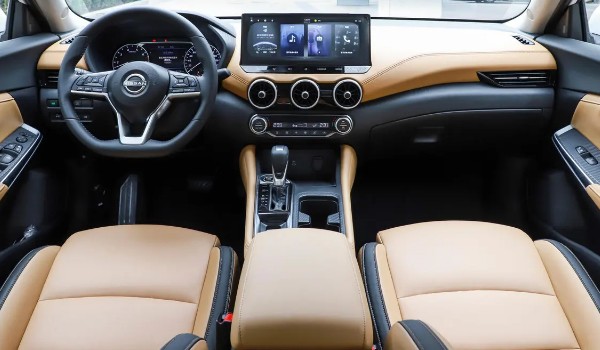 享域和日產(chǎn)軒逸哪個(gè)好 軒逸動(dòng)力更強(qiáng)(享域車長4.7米)