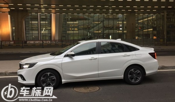 享域有幾個(gè)氣囊 搭載了六個(gè)(安全性比較高)