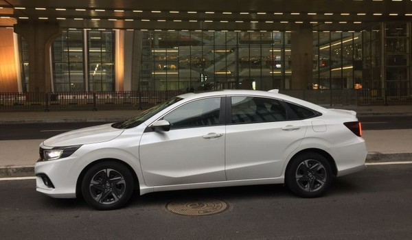 本田享域和豐田卡羅拉哪個好 享域動力更強(qiáng)(車長4.7米)