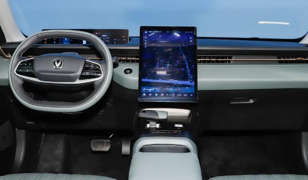 長(zhǎng)安逸達(dá)和速騰哪個(gè)好 逸達(dá)動(dòng)力更強(qiáng)(配置功能豐富)