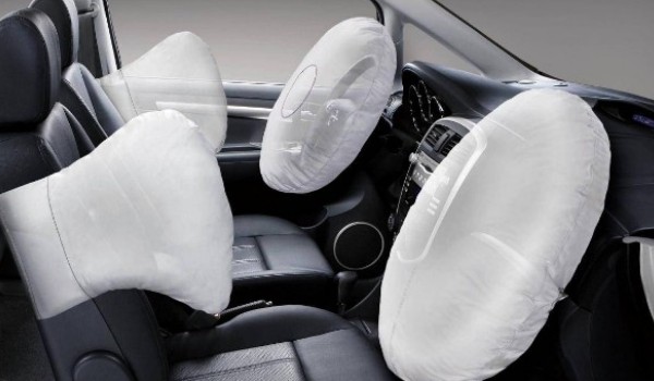 艾瑞澤8幾個安全氣囊 一共搭載10個(安全性很高)