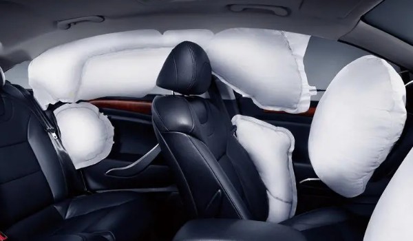 福特evos搭載幾個(gè)氣囊 搭載了7個(gè)(安全性比較高)