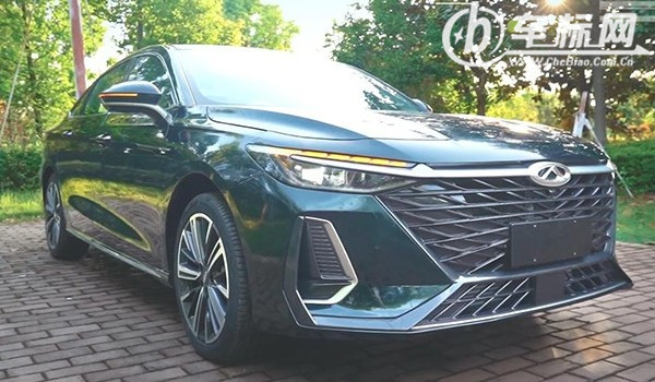 艾瑞澤8和吉利星瑞哪個(gè)好 艾瑞澤8配置豐富(價(jià)格便宜)