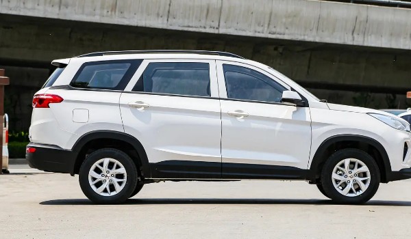 五菱宏光s3報(bào)價(jià)及圖片 2020款新車售價(jià)5萬(分期首付1萬)