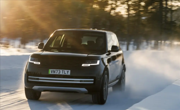 SUV大哥光環(huán)不減當(dāng)年！路虎：等待購(gòu)買純電攬勝的用戶已近4萬(wàn)人