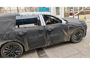 新一代理想L9內飾疑曝光：大聯(lián)屏依舊 但一個家族化設計被砍