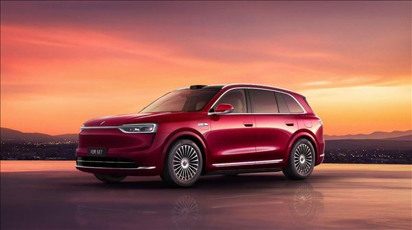 一年狂賣近20萬輛斬獲新勢力車型銷冠！全新問界M7亮相：9月上市