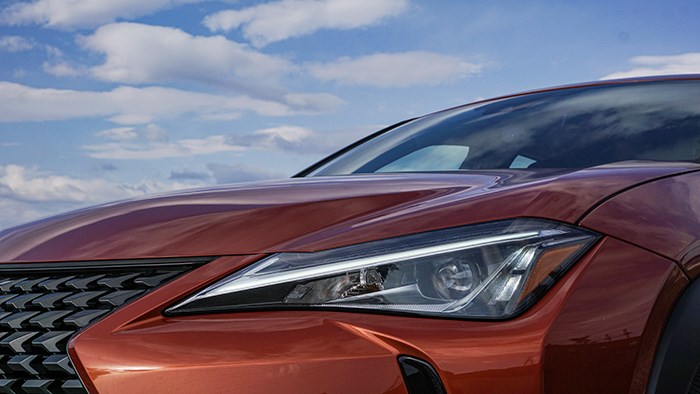 換個角度的選擇 雷克薩斯UX300e評測