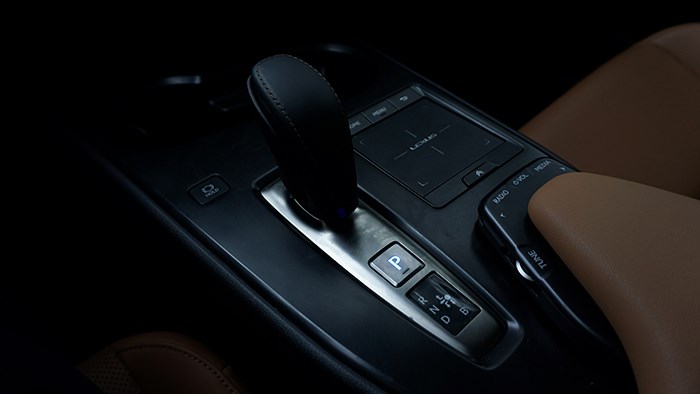 換個角度的選擇 雷克薩斯UX300e評測