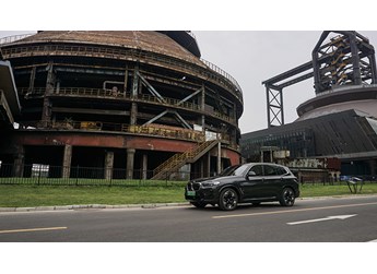 駕駛感依舊很純正 試駕純電動(dòng)寶馬iX3 封面圖