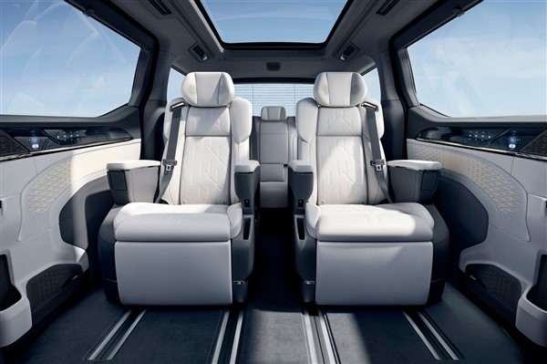 把埃爾法價格打下來 全新極氪009上市定檔：1336項零部件全面升級