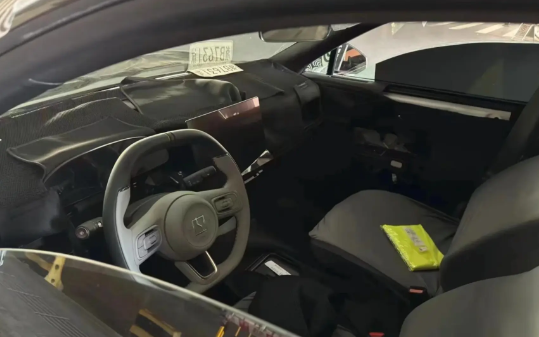 800V技術(shù)上車！極氪CX1E偽裝車曝光：年內(nèi)首發(fā)