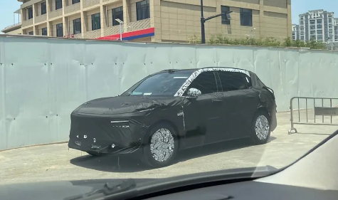 800V技術(shù)上車！極氪CX1E偽裝車曝光：年內(nèi)首發(fā)