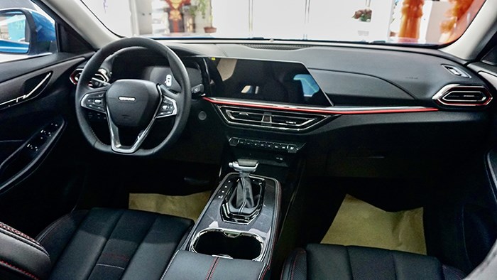 樹立10萬級SUV價(jià)值新標(biāo)桿 試駕長安歐尚X5