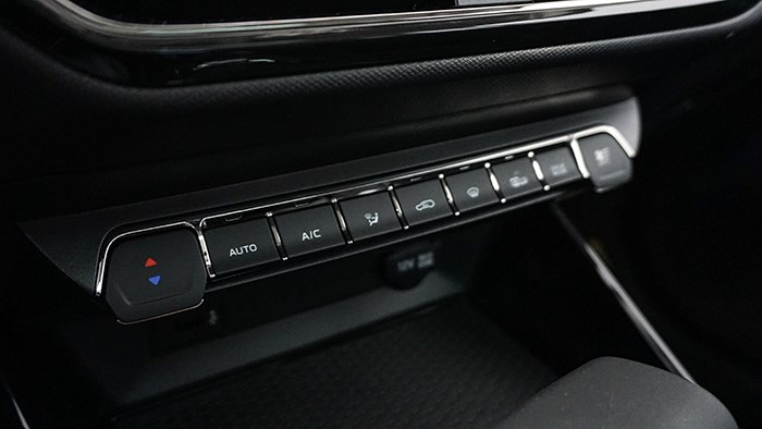 樹立10萬級SUV價(jià)值新標(biāo)桿 試駕長安歐尚X5