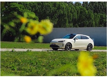 高考后學(xué)車潮來(lái)臨！智能SUV問(wèn)界新M5 Ultra成年輕人購(gòu)車優(yōu)選 封面圖