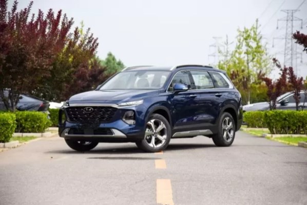 現(xiàn)代中型SUV新款勝達(dá)首發(fā)亮相 外觀、內(nèi)飾均有升級(jí)