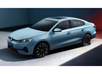 “一汽大眾全新速騰S上市：7.98萬(wàn)元起，智能雙聯(lián)屏+家用緊湊型轎車(chē)”