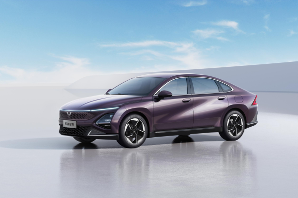 10萬價位四款混動家轎對比 比亞迪秦PLUS已經(jīng)不吃香了？