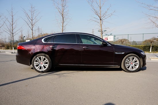 英倫經(jīng)典在中國延續(xù) 試駕國產(chǎn)捷豹XFL