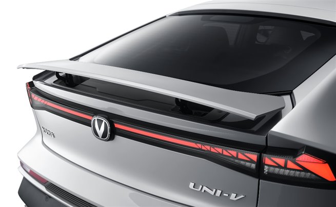 E:\長安圖片\【媒體資料夾】“經(jīng)典煥新，有你真好”長安汽車春季煥新發(fā)布會\產(chǎn)品圖片素材\第二代UNI-V\UNI-V美圖\原子灰\外觀局部\長安UNI-V-原子灰尾翼 3000.jpg