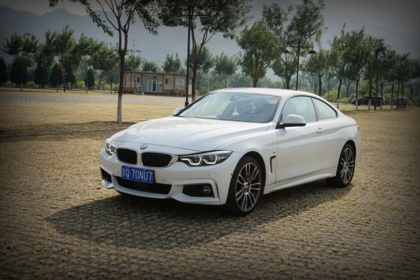 扮帥扮老虎 試駕寶馬440i M運(yùn)動套裝