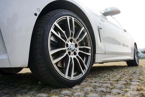 扮帥扮老虎 試駕寶馬440i M運(yùn)動套裝