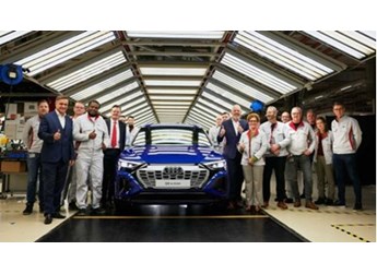 最大續(xù)航600km！奧迪Q8 E-Tron純電SUV正式投產(chǎn) 封面圖