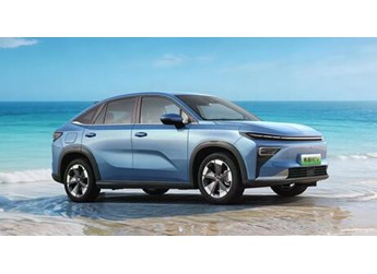 吉利博越增程SUV上市：純電220km+綜合續(xù)航1525km，3C快充+Flyme座艙，10.79萬起