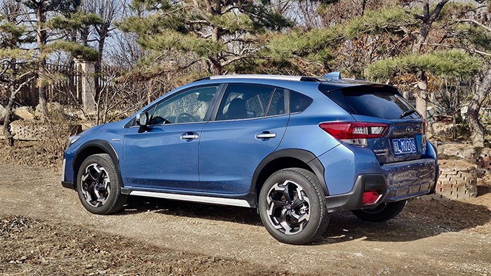 穿梭在城市與郊野 跨界SUV斯巴魯XV評測