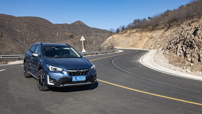 穿梭在城市與郊野 跨界SUV斯巴魯XV評測