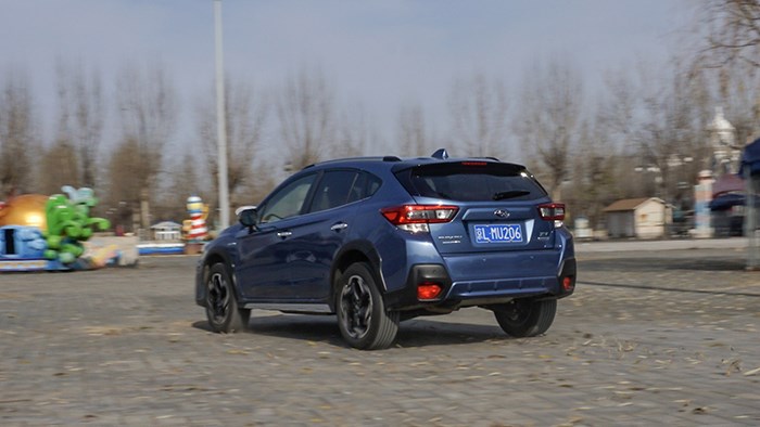 穿梭在城市與郊野 跨界SUV斯巴魯XV評測