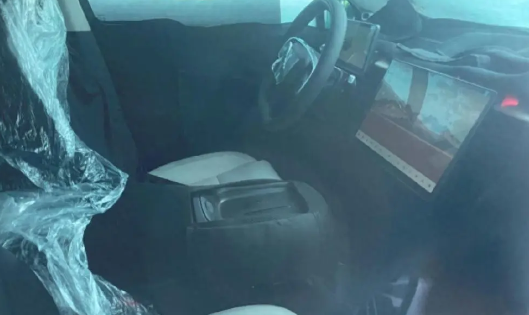 有望定價(jià)10萬(wàn)級(jí)！零跑A12內(nèi)飾曝光：大屏懷擋一應(yīng)俱全