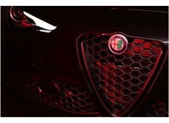 阿爾法·羅密歐發(fā)布多款特別版車(chē)型 全碳纖維內(nèi)飾太吸睛！