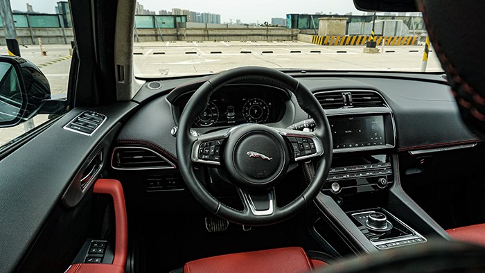 來自英倫獨特氣質(zhì) 捷豹F-PACE 2.0T 賽旗版