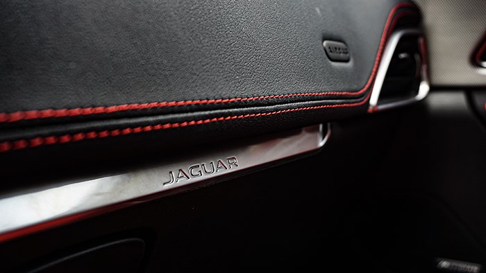 來自英倫獨特氣質(zhì) 捷豹F-PACE 2.0T 賽旗版