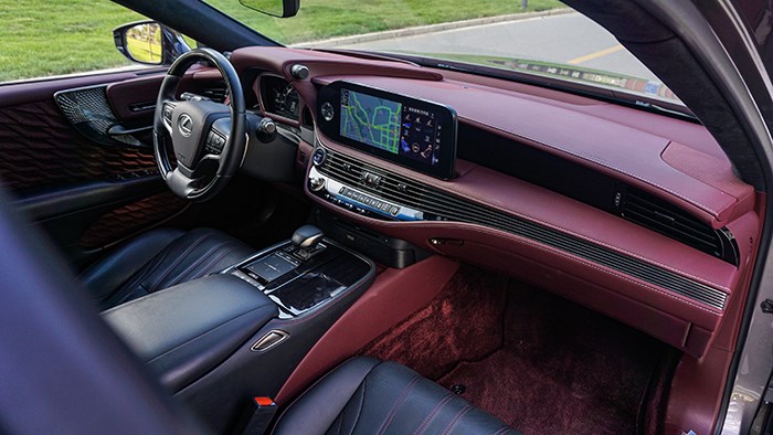 悠然自在 試駕雷克薩斯LS500h 行政版