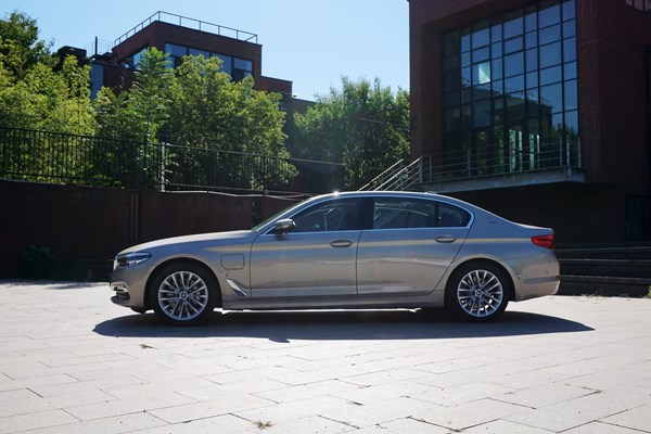 動(dòng)靜自如 試駕華晨寶馬5系 插電式混合動(dòng)力