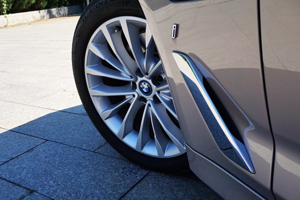 動(dòng)靜自如 試駕華晨寶馬5系 插電式混合動(dòng)力