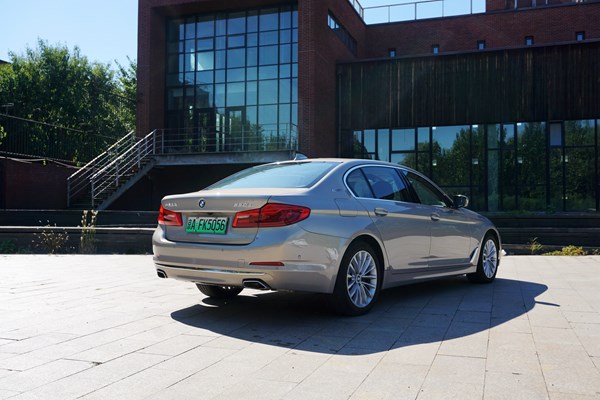 動(dòng)靜自如 試駕華晨寶馬5系 插電式混合動(dòng)力