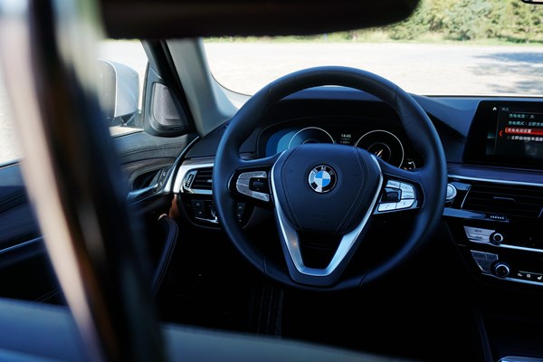 動(dòng)靜自如 試駕華晨寶馬5系 插電式混合動(dòng)力