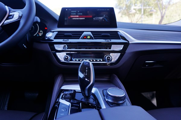 動(dòng)靜自如 試駕華晨寶馬5系 插電式混合動(dòng)力