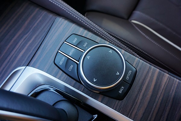 動(dòng)靜自如 試駕華晨寶馬5系 插電式混合動(dòng)力