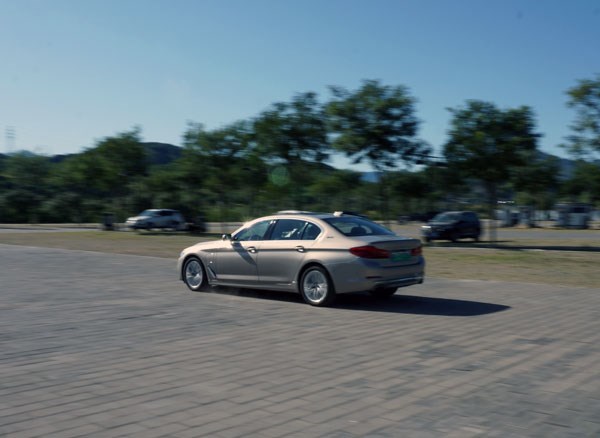 動(dòng)靜自如 試駕華晨寶馬5系 插電式混合動(dòng)力