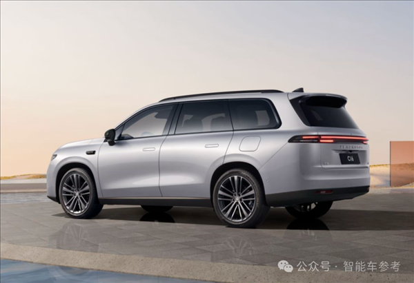 15.6萬買三排奶爸車 零跑又發(fā)了臺(tái)“半價(jià)理想”