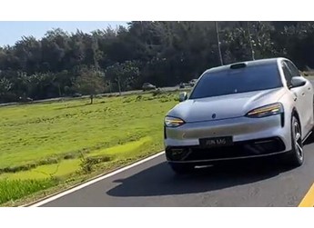 全新問界M6銀色版實車曝光 鴻蒙智行開年爆款來了 封面圖